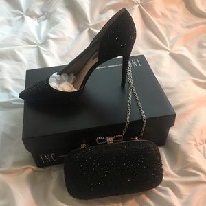 Black pumps size 7